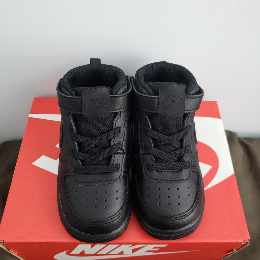 Nike Court Borough MID 2